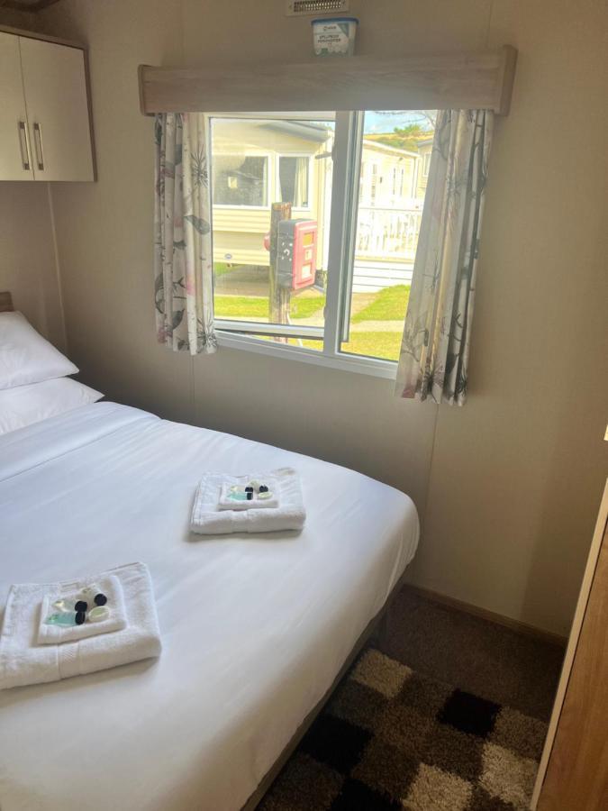 Oakley Newquay Bay Resorts Exterior photo